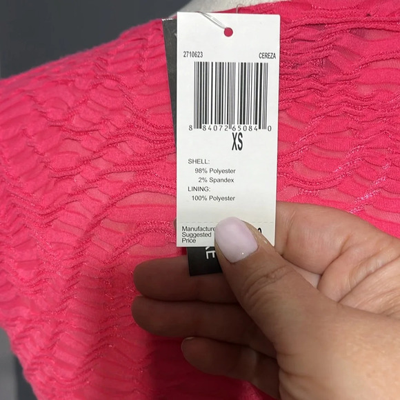 Chelsea & Theodore hot pink polyester and spandex size XS short sleeve top - Picture 3 of 7